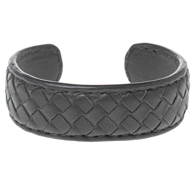 Pre Owned Bottega Veneta Grey Intrecciato Leather Open Cuff Bracelet M