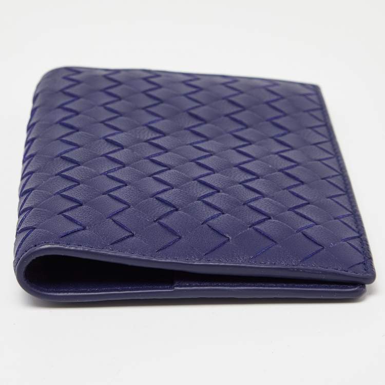 Pre Owned Bottega Veneta Indigo Intrecciato Leather Passport Holder