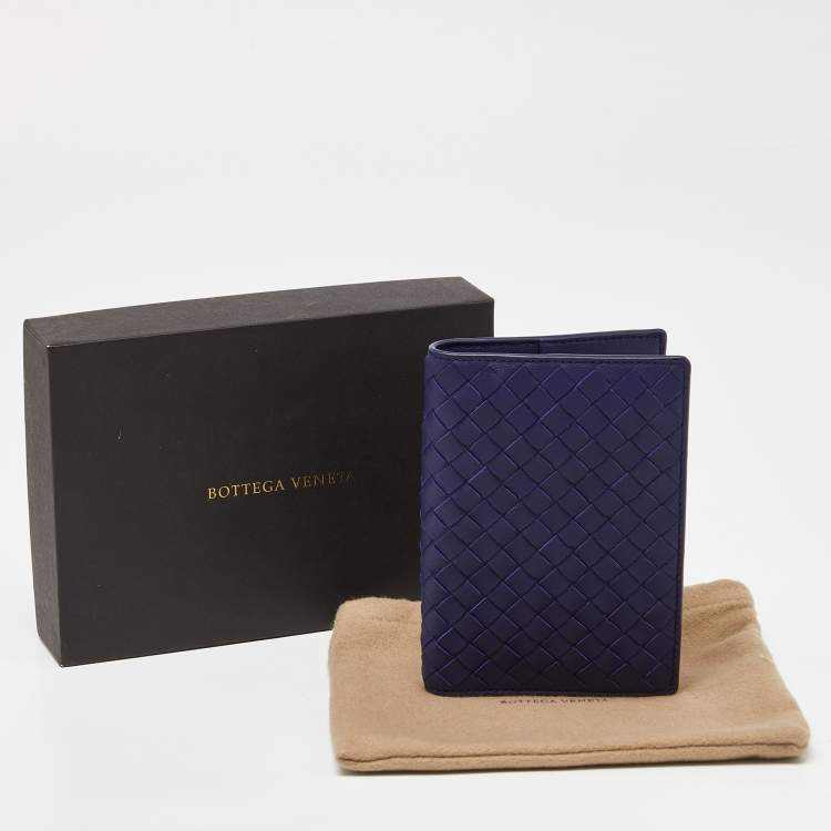 Pre Owned Bottega Veneta Indigo Intrecciato Leather Passport Holder