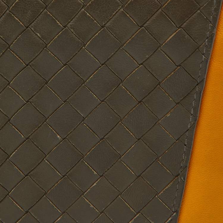 Pre Owned Bottega Veneta Beige/Mustard Intrecciato Leather Bifold Wallet