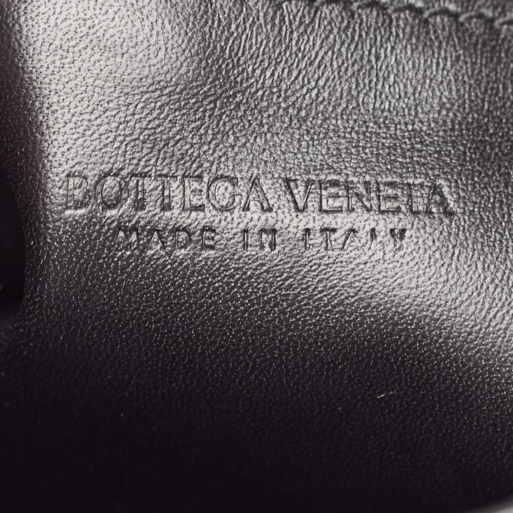 Pre Owned Bottega Veneta Black Intrecciato Leather Cut Out Handle Messenger Bag