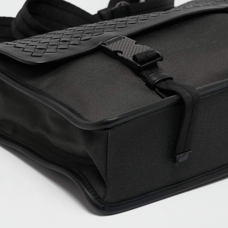 Pre Owned Bottega Veneta Black/Grey Intrecciato Leather and Nylon Messenger Bag