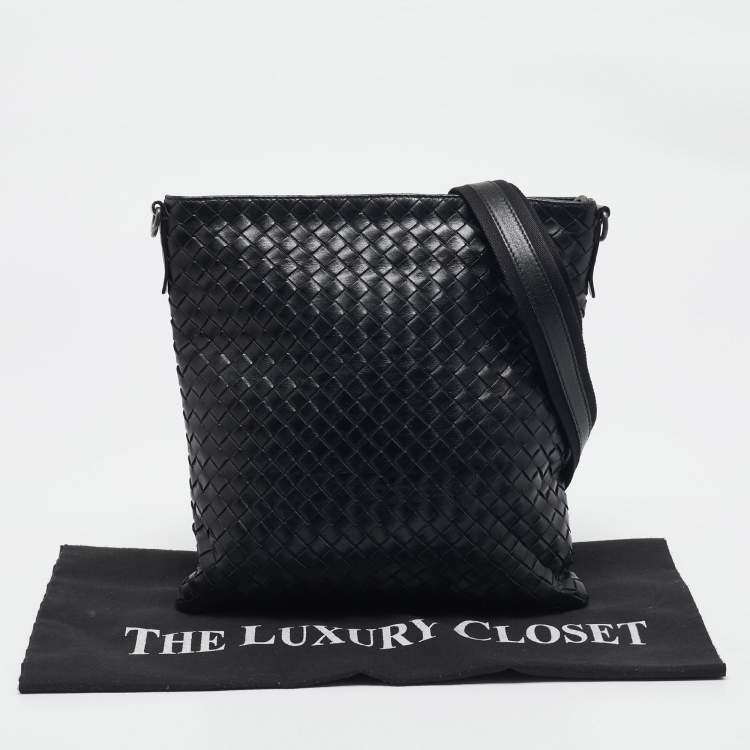 Pre Owned Bottega Veneta Black Intrecciato Leather Zip Flat Messenger Bag