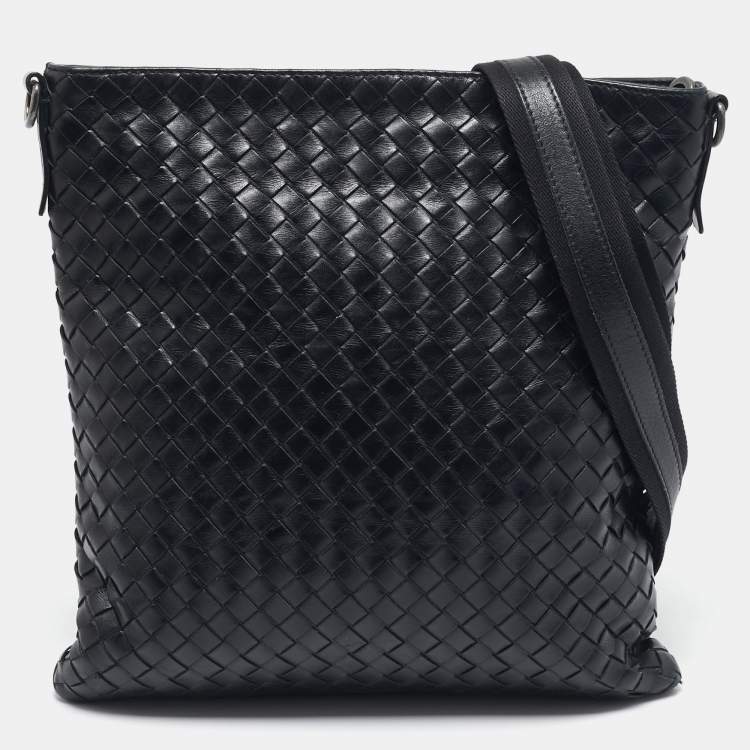 Pre Owned Bottega Veneta Black Intrecciato Leather Zip Flat Messenger Bag