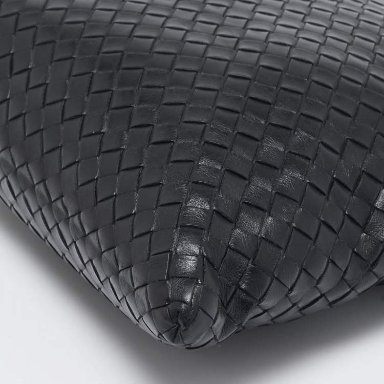 Pre Owned Bottega Veneta Black Intrecciato Leather Zip Flat Messenger Bag
