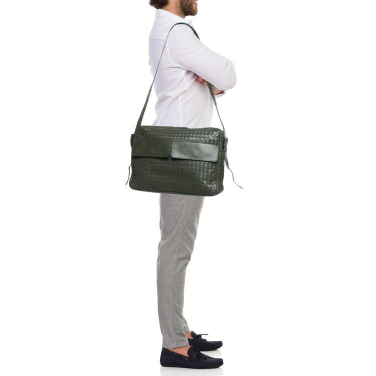 Pre Owned Bottega Veneta Green Intrecciato Leather Double Pocket Messenger Bag