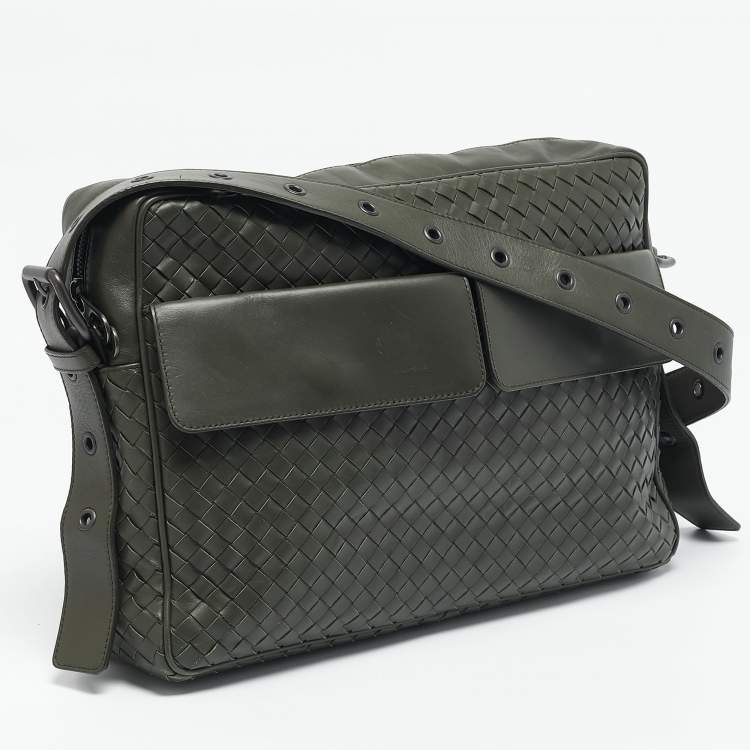 Pre Owned Bottega Veneta Green Intrecciato Leather Double Pocket Messenger Bag