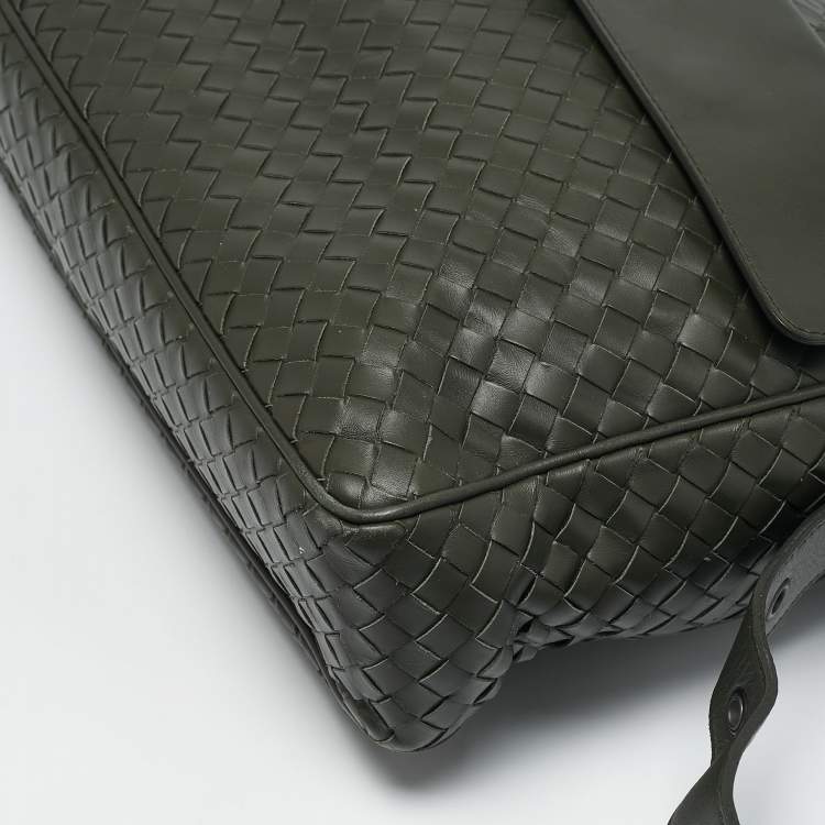 Pre Owned Bottega Veneta Green Intrecciato Leather Double Pocket Messenger Bag