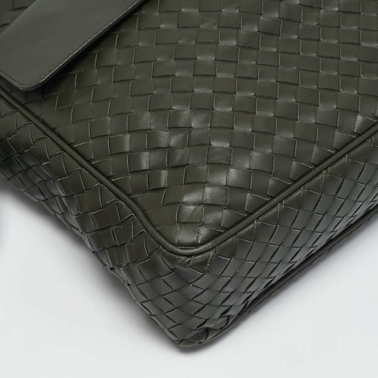 Pre Owned Bottega Veneta Green Intrecciato Leather Double Pocket Messenger Bag