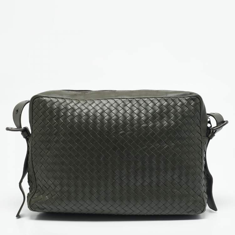 Pre Owned Bottega Veneta Green Intrecciato Leather Double Pocket Messenger Bag