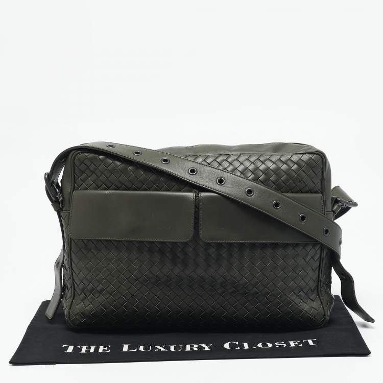 Pre Owned Bottega Veneta Green Intrecciato Leather Double Pocket Messenger Bag