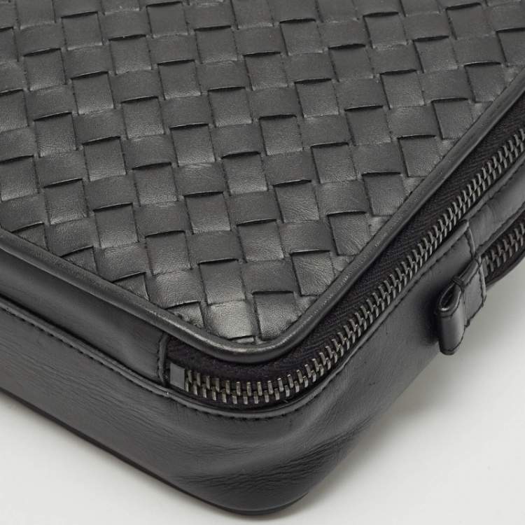 Pre Owned Bottega Veneta Black Intrecciato Leather Double Zip Wristlet Pouch