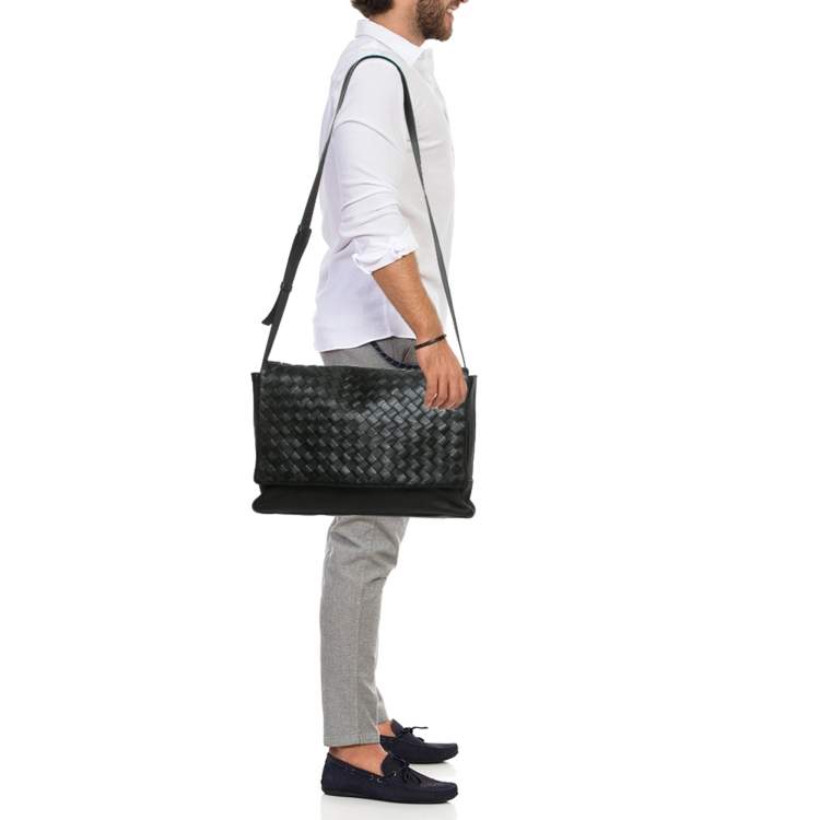 Pre Owned Bottega Veneta Black Intrecciato Leather Messenger Bag