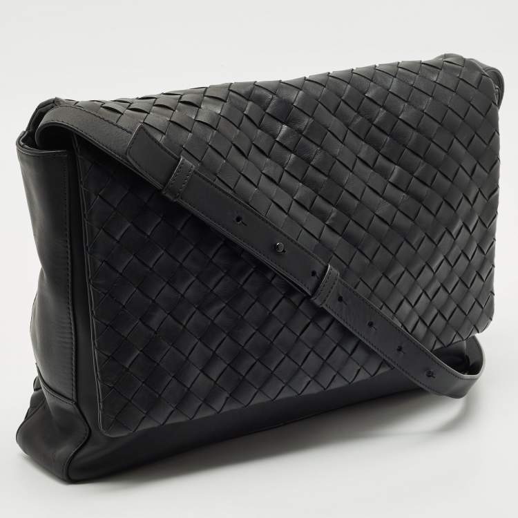 Pre Owned Bottega Veneta Black Intrecciato Leather Messenger Bag
