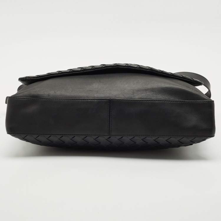 Pre Owned Bottega Veneta Black Intrecciato Leather Messenger Bag