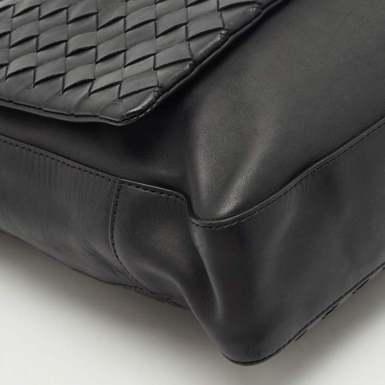Pre Owned Bottega Veneta Black Intrecciato Leather Messenger Bag