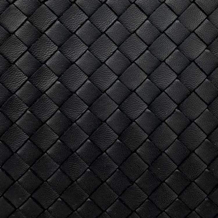 Pre Owned Bottega Veneta Black Leather mesh clutch