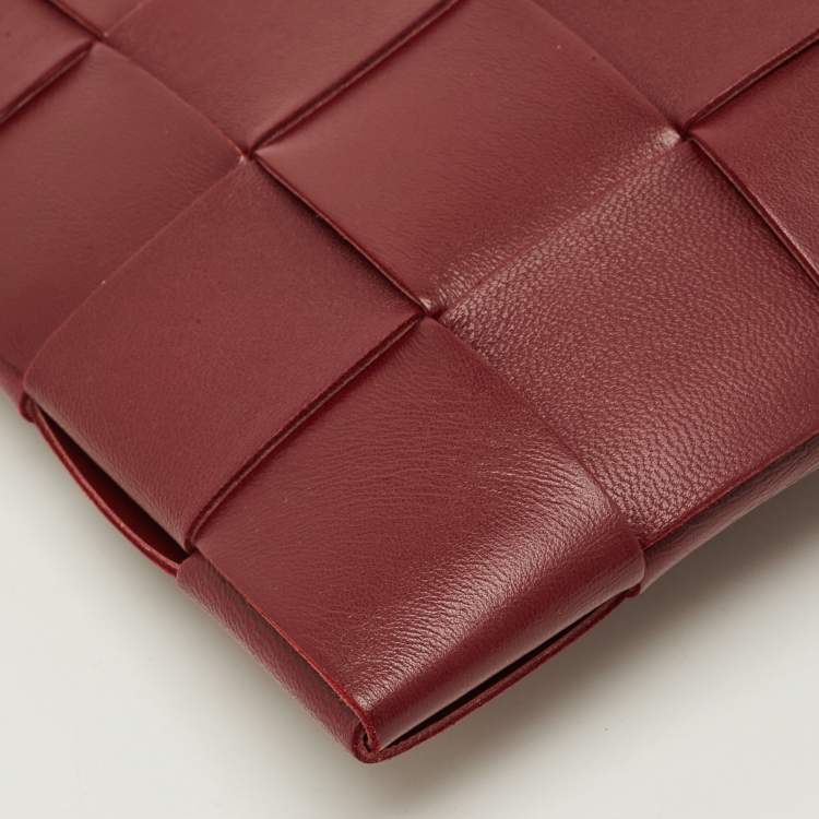 Pre Owned Bottega Veneta Cassette Burgundy Intreccio Leather Pouch