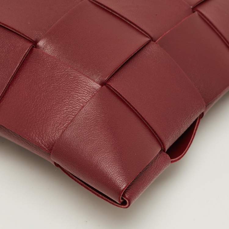 Pre Owned Bottega Veneta Cassette Burgundy Intreccio Leather Pouch