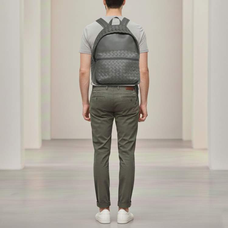 Pre Owned حقيبة ظهر بوتيغا فينيتا جلد انتريشياتو رمادية