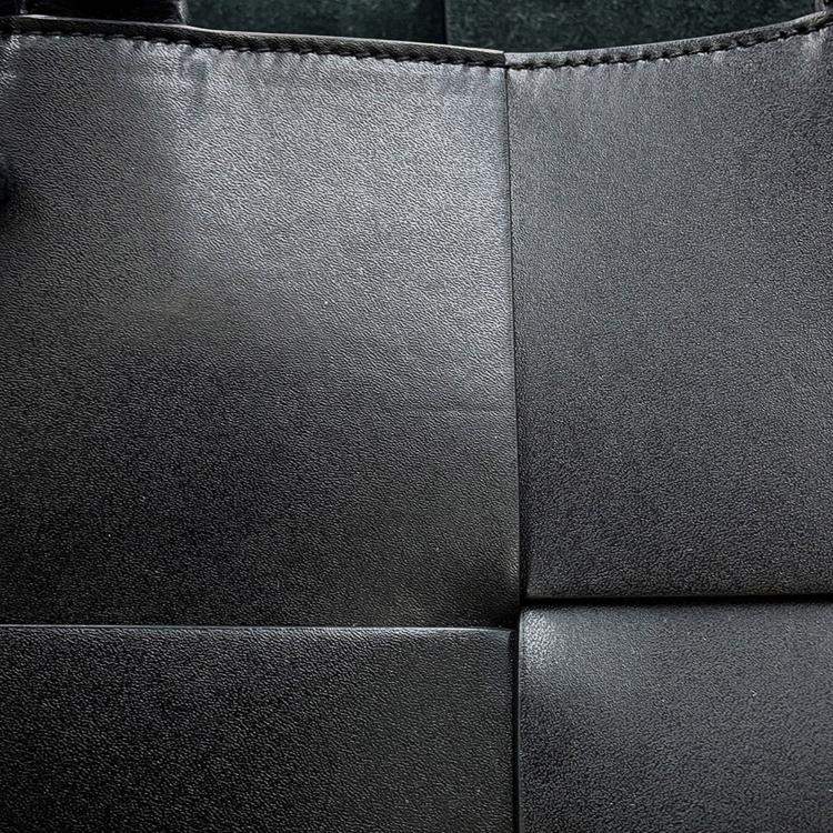 Pre Owned Bottega Veneta Maxi Intrecciato Arco Tote Bag Black Leather Size Large