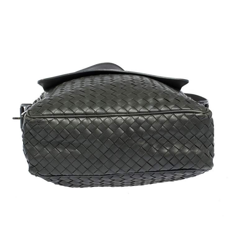 Pre Owned Bottega Veneta Grey Intrecciato Leather Grommet Strap Messenger Bag