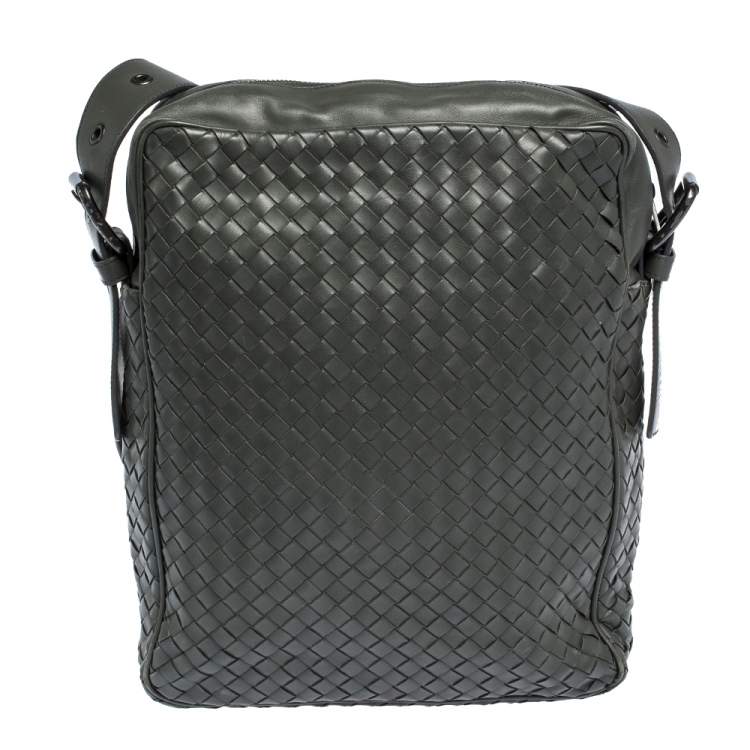 Pre Owned Bottega Veneta Grey Intrecciato Leather Grommet Strap Messenger Bag