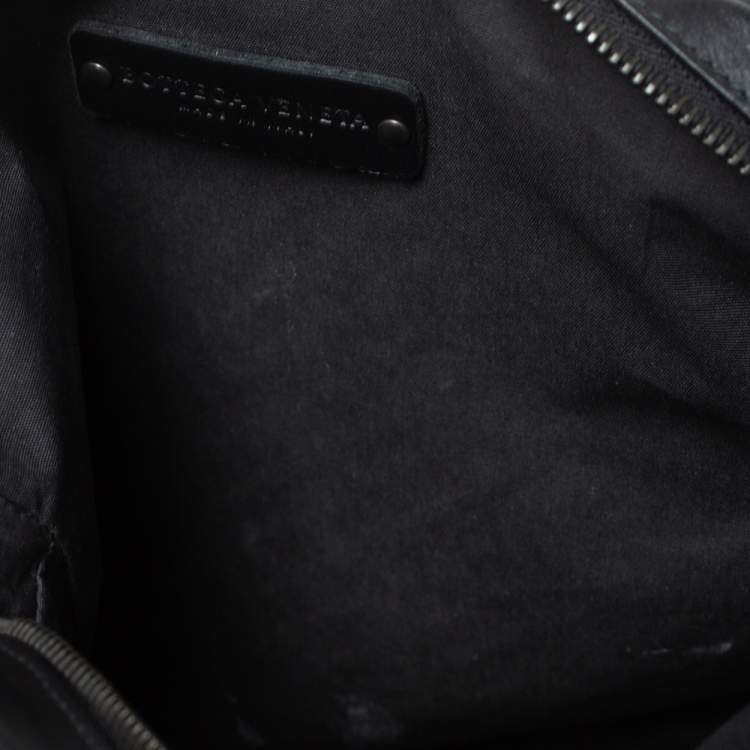 مملوكة مسبقًا Bottega Veneta Black Intrecciato Leather Pocket Zip Messenger Bag