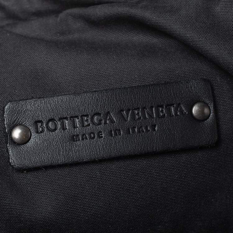 مملوكة مسبقًا Bottega Veneta Black Intrecciato Leather Pocket Zip Messenger Bag