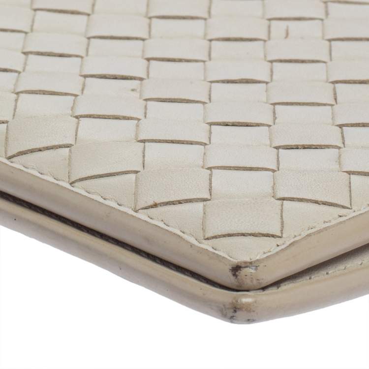 Pre Owned Bottega Veneta Off White Intrecciato Leather Bifold Wallet