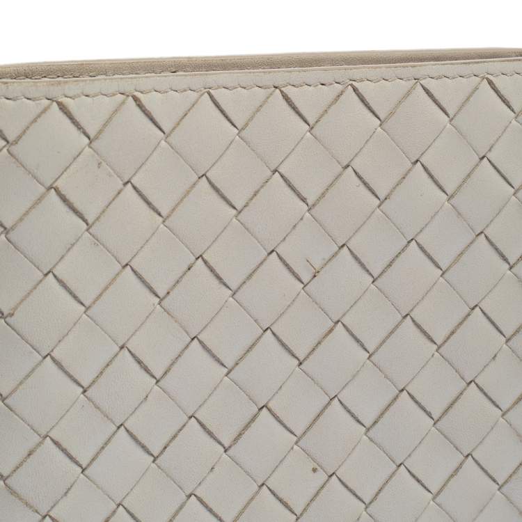 Pre Owned Bottega Veneta Off White Intrecciato Leather Bifold Wallet