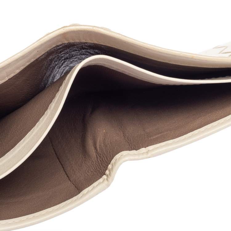 Pre Owned Bottega Veneta Off White Intrecciato Leather Bifold Wallet