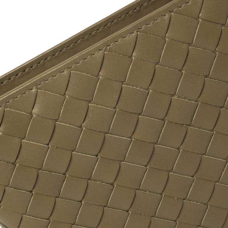 Pre Owned Bottega Veneta Beige Intrecciato Leather Bifold Wallet