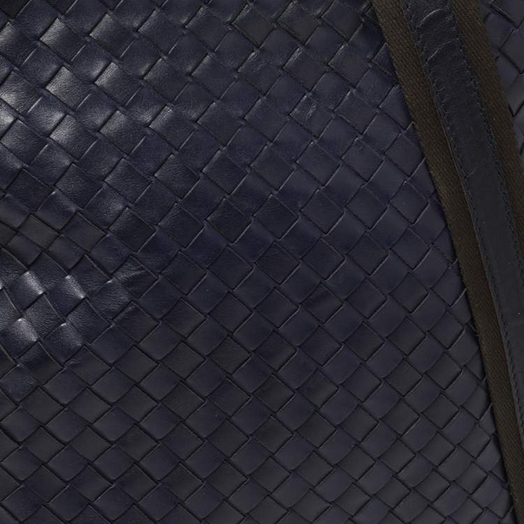 مملوكة مسبقًا Bottega Veneta Blue Intrecciato Leather Messenger Bag