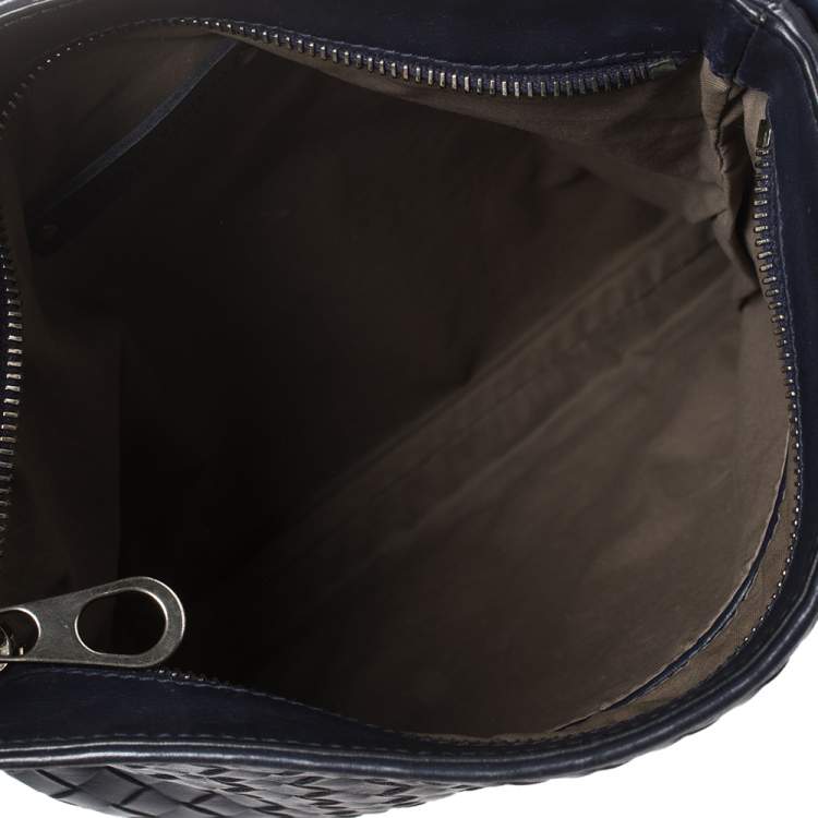 مملوكة مسبقًا Bottega Veneta Blue Intrecciato Leather Messenger Bag