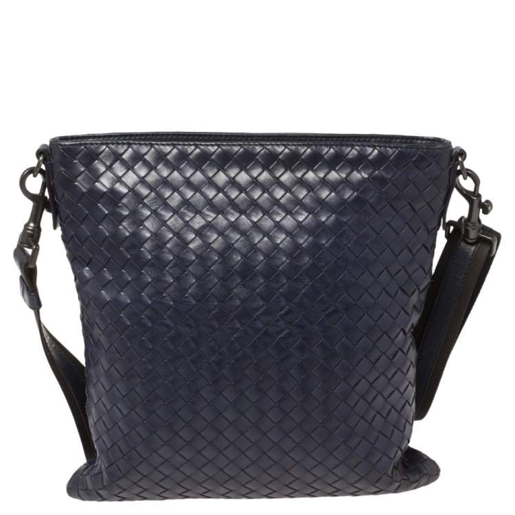 مملوكة مسبقًا Bottega Veneta Blue Intrecciato Leather Messenger Bag