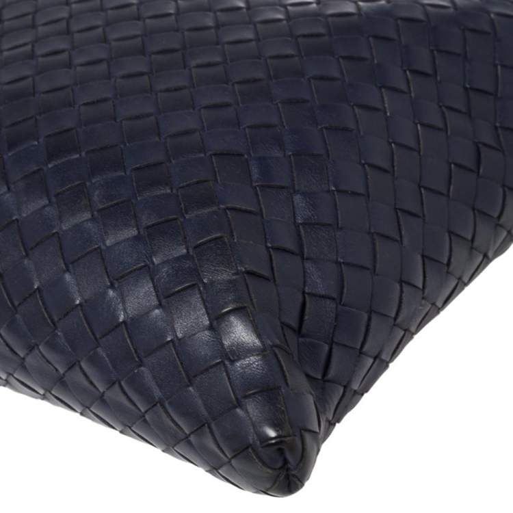 مملوكة مسبقًا Bottega Veneta Blue Intrecciato Leather Messenger Bag