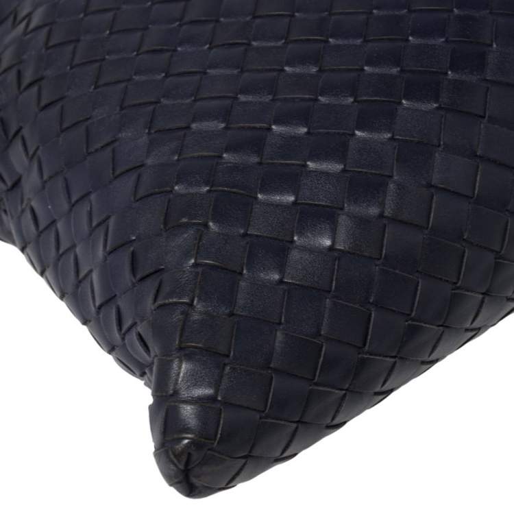مملوكة مسبقًا Bottega Veneta Blue Intrecciato Leather Messenger Bag
