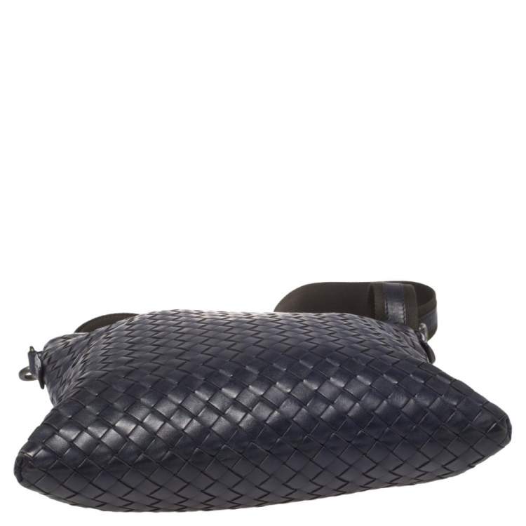 مملوكة مسبقًا Bottega Veneta Blue Intrecciato Leather Messenger Bag