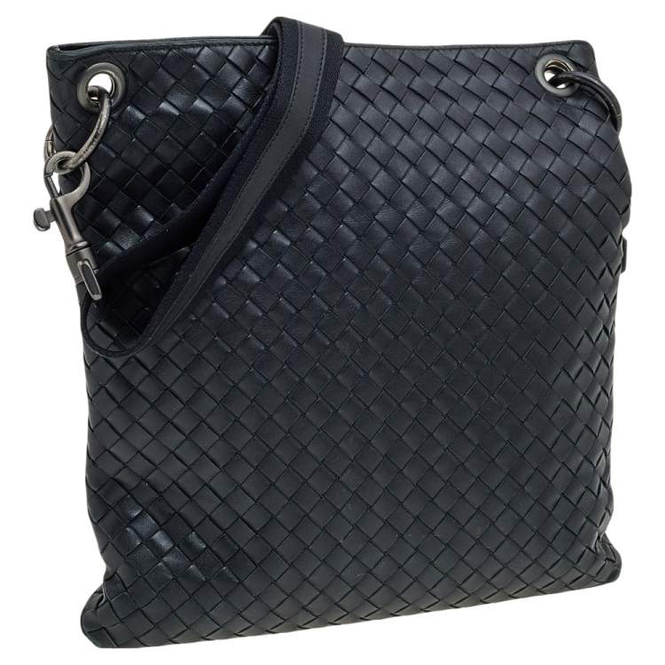 مملوكة مسبقًا Bottega Veneta Black Intrecciato Leather Messenger Bag