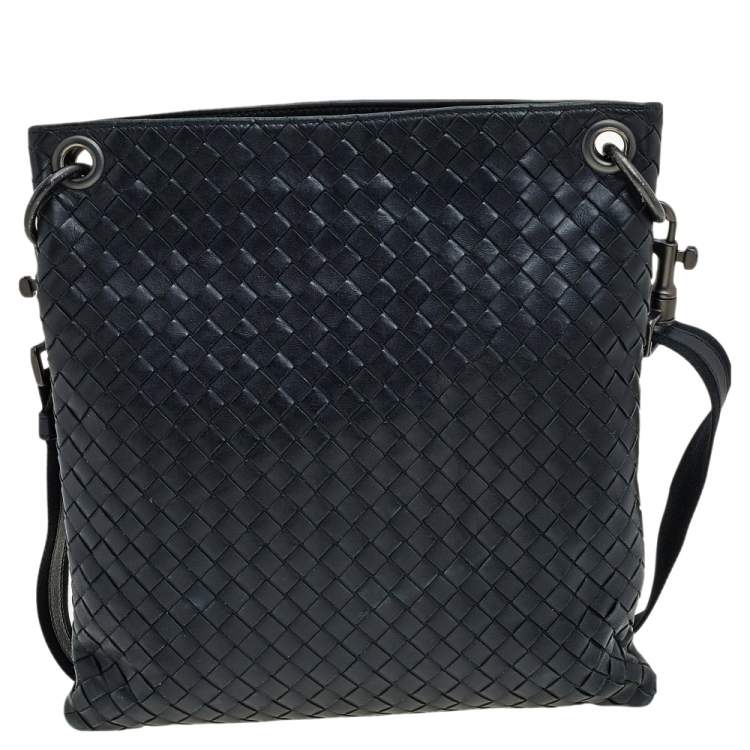 مملوكة مسبقًا Bottega Veneta Black Intrecciato Leather Messenger Bag