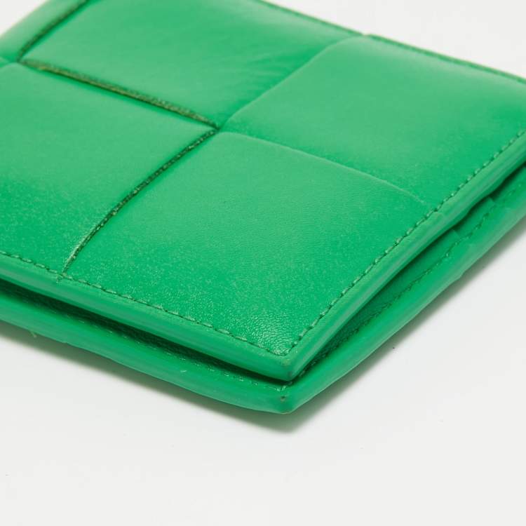 Pre Owned Bottega Veneta Green Intrecciato Leather Cassette Bifold Wallet