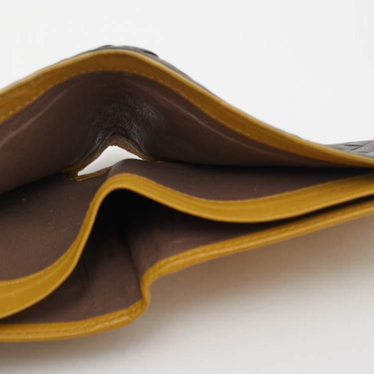 Pre Owned Bottega Veneta Olive Green Intrecciato Leather Bifold Wallet