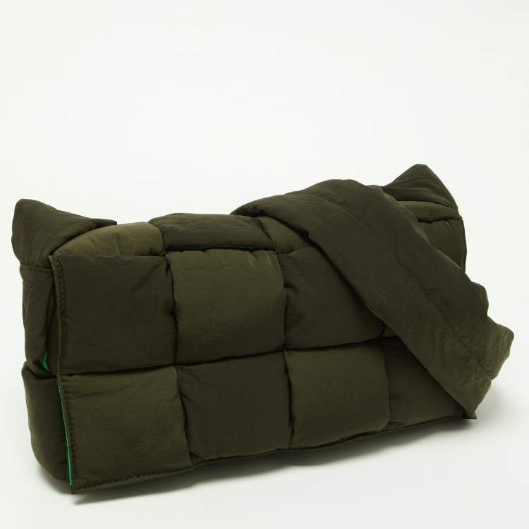 Pre Owned Bottega Veneta Green Intrecciato Nylon Cassette Messenger Bag