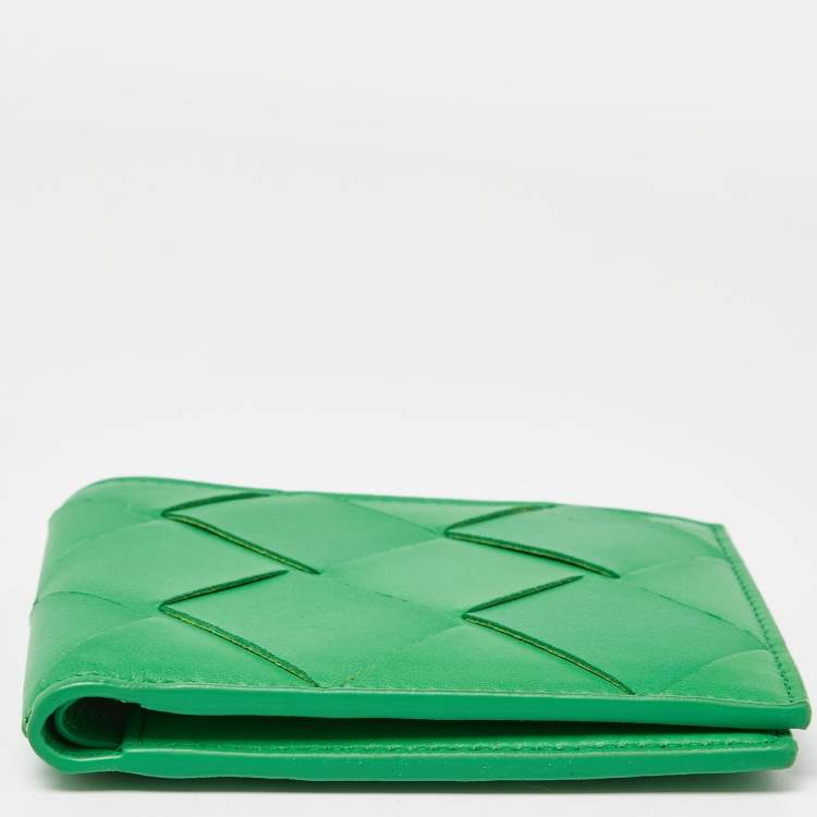 Pre Owned Bottega Veneta Green Intrecciato Leather Bifold Wallet
