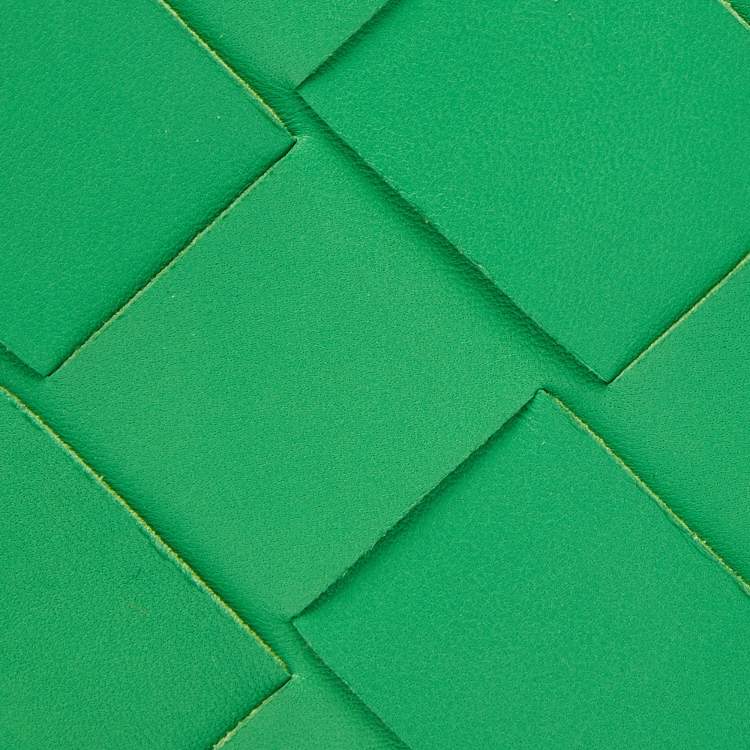 Pre Owned Bottega Veneta Green Intrecciato Leather Bifold Wallet