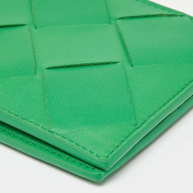 Pre Owned Bottega Veneta Green Intrecciato Leather Bifold Wallet