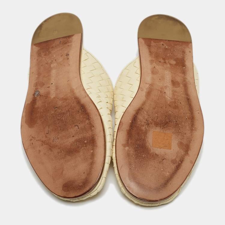 Pre Owned Bottega Veneta Light Yellow Intrecciato Leather Flat Mules Size 41