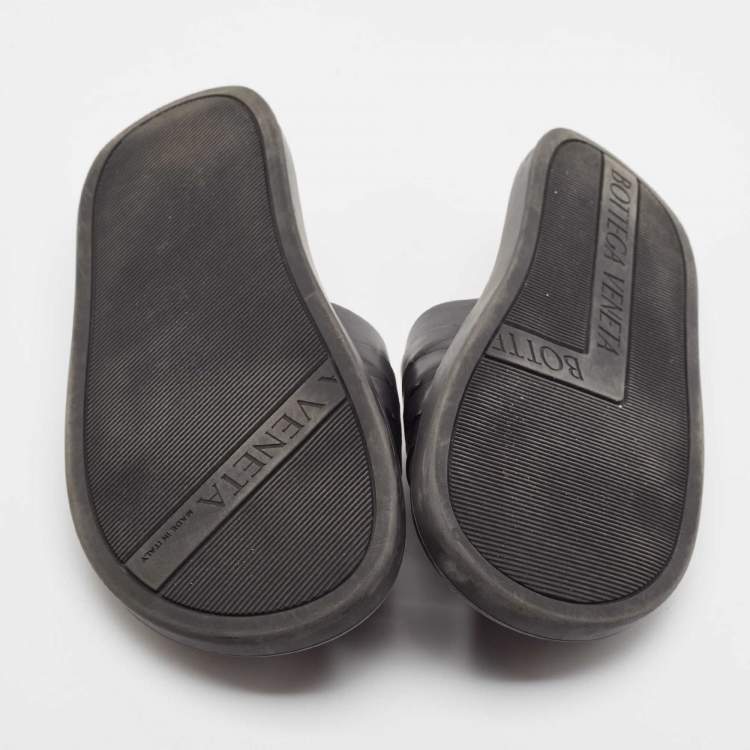 Pre Owned Bottega Veneta Black Leather Flat Slides Size 44