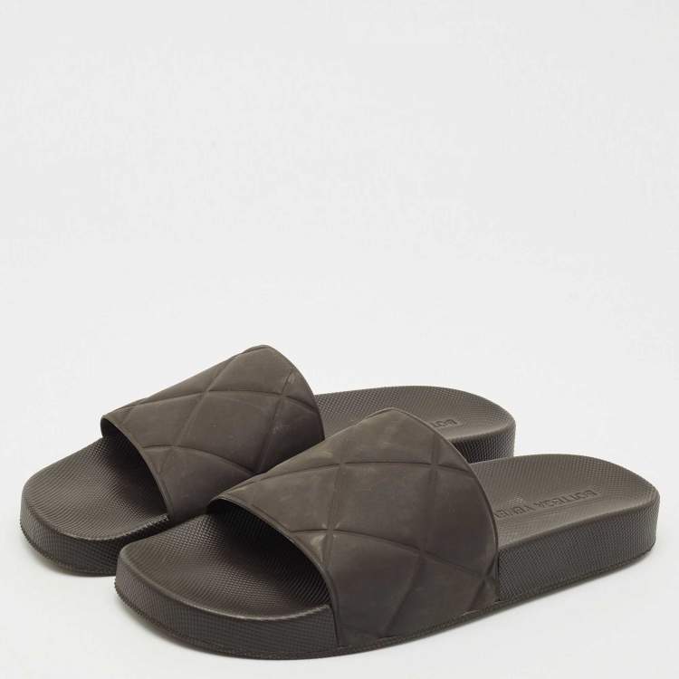 Pre Owned Bottega Veneta Brown Quilted Rubber Pool Slides Size 42
